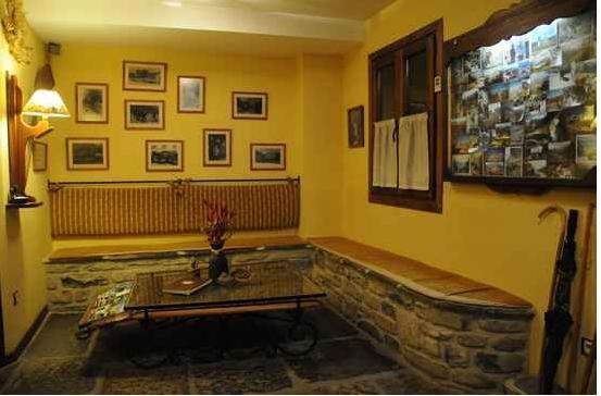 Borda Felices Hostel Broto Ngoại thất bức ảnh
