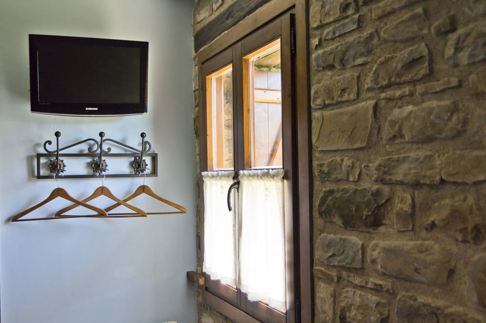 Borda Felices Hostel Broto Ngoại thất bức ảnh